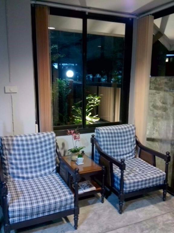בנגקוק Mon Lodge & Yoga Donmueang חדר תמונה