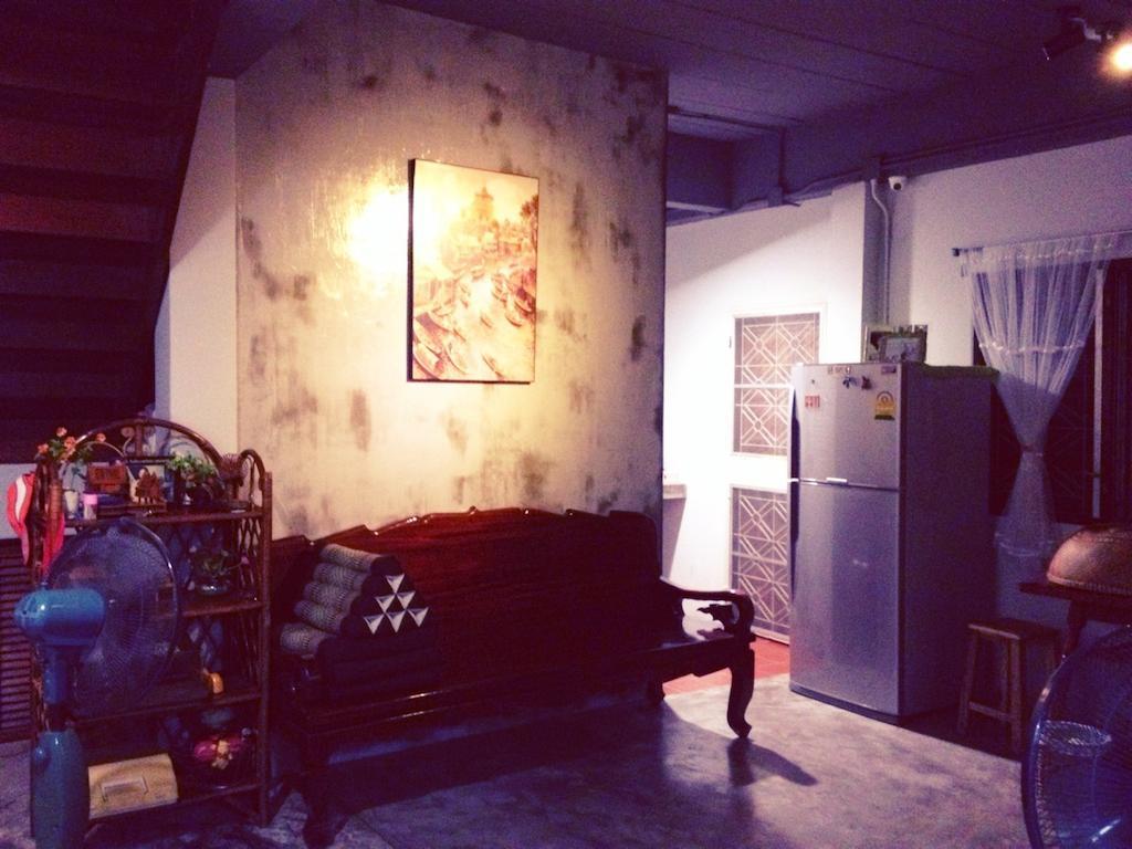 בנגקוק Mon Lodge & Yoga Donmueang מראה חיצוני תמונה