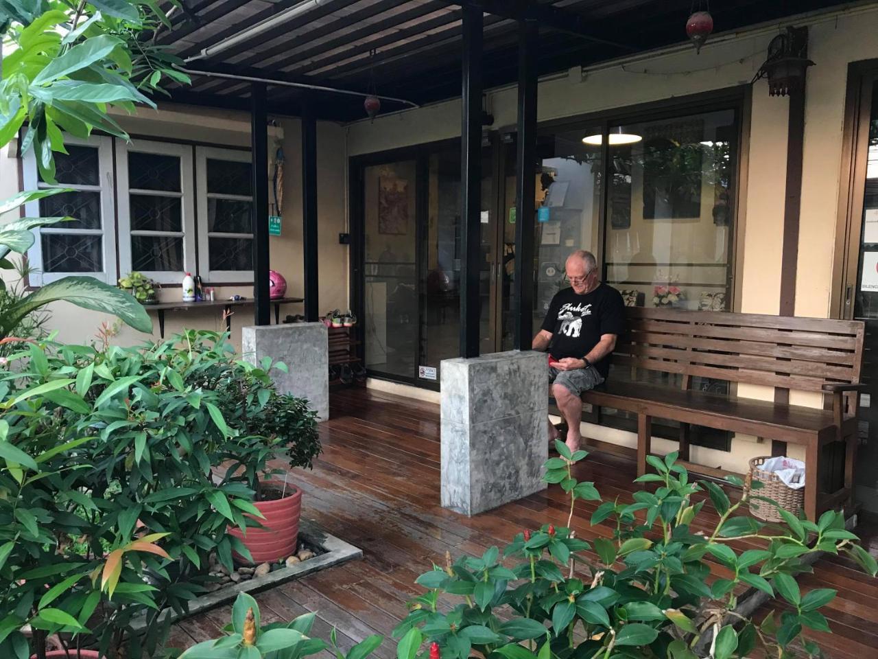 בנגקוק Mon Lodge & Yoga Donmueang מראה חיצוני תמונה